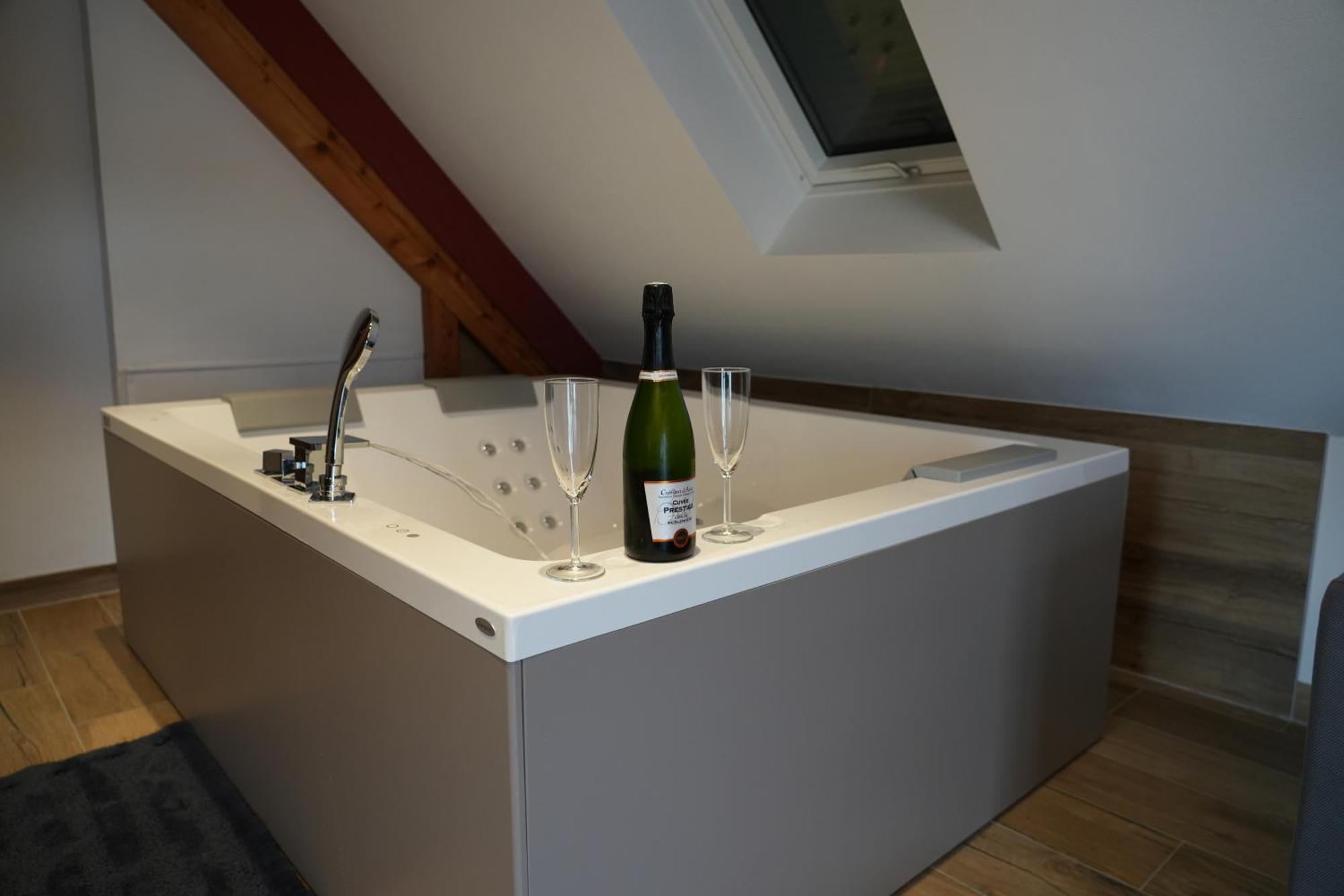 Gite Spa L'Atelier Emile - Spa Privatif - 5 Min Colmar Sainte-Croix-en-Plaine Exteriér fotografie