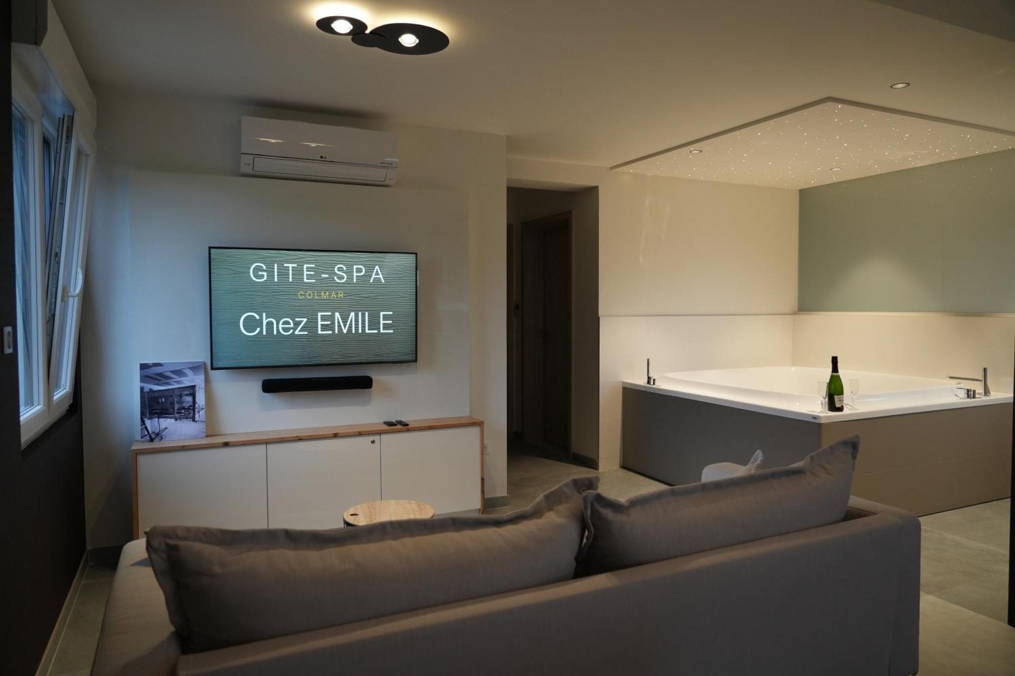 Gite Spa L'Atelier Emile - Spa Privatif - 5 Min Colmar Sainte-Croix-en-Plaine Pokoj fotografie