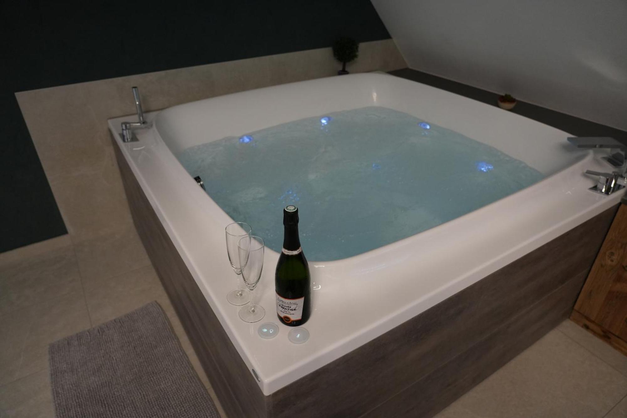 Gite Spa L'Atelier Emile - Spa Privatif - 5 Min Colmar Sainte-Croix-en-Plaine Pokoj fotografie